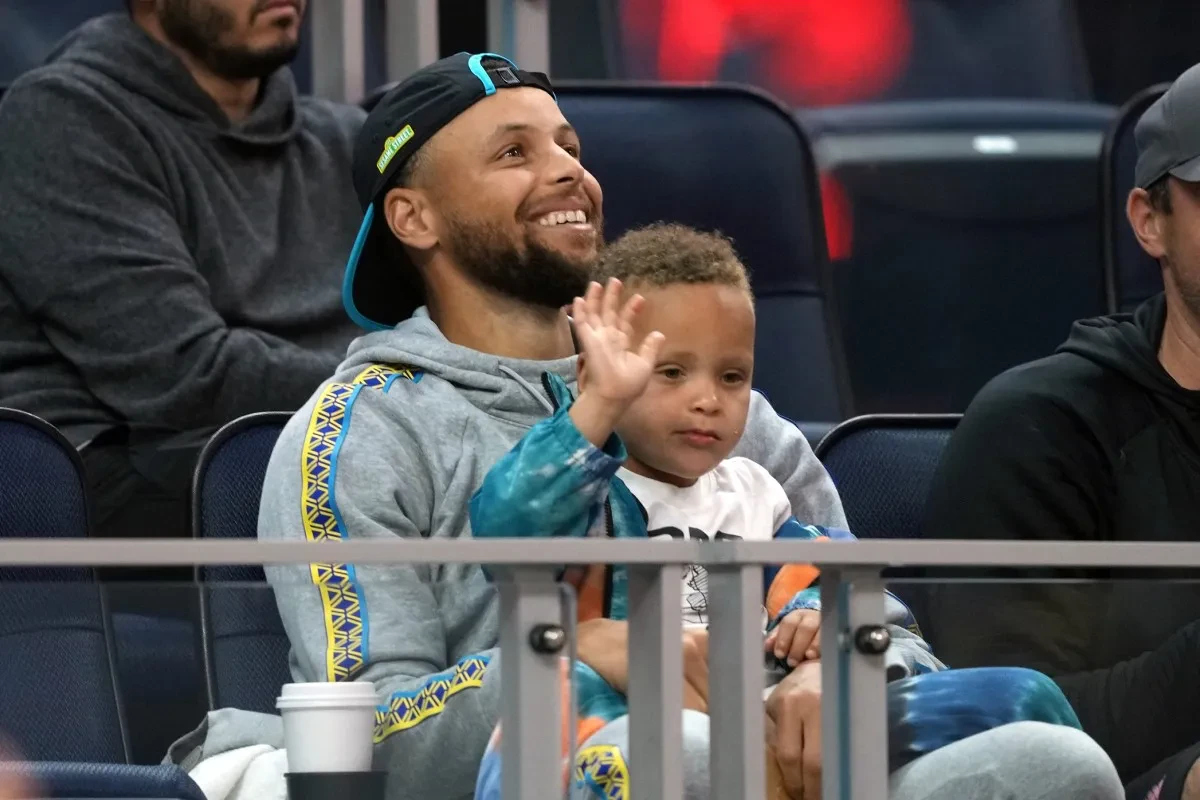 Stephen Curry young, clean shaven