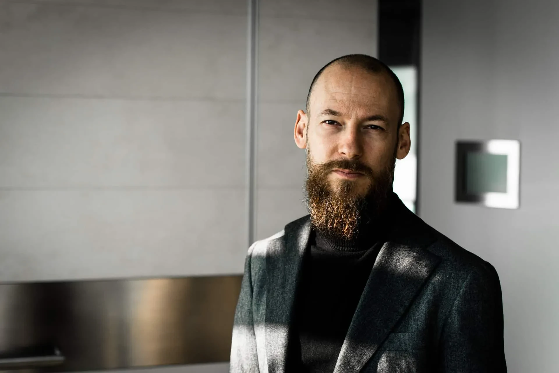 img/1970_beard-styles-that-rock-for-bald-guys-in-2024.webp