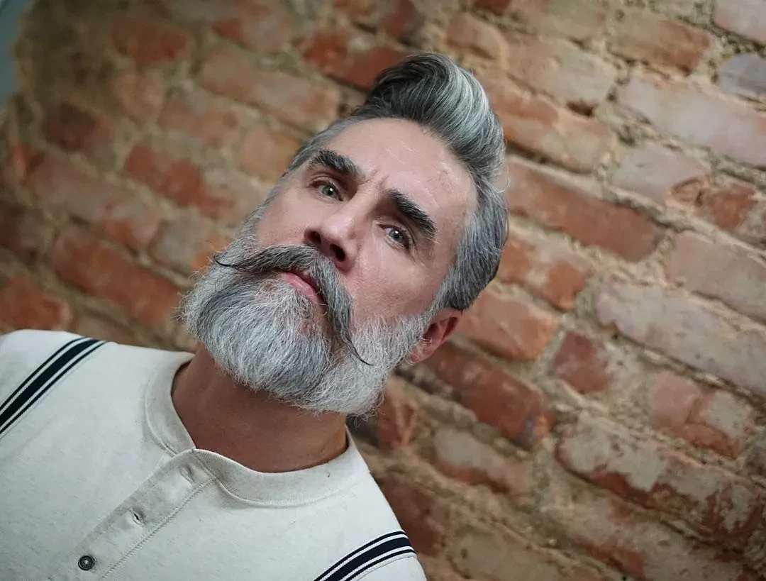 img/2074_roaring-twenties-beard-styles-a-guide-to-the-1920s-look.webp