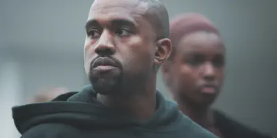img/2088_kanye-wests-beard-journey-a-style-evolution.webp